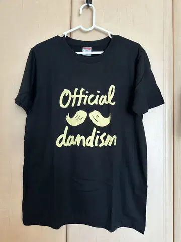 Officialdism 티셔츠 M 사이즈