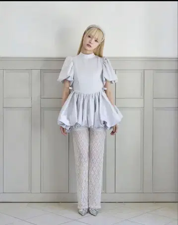 트리트 유어 셀프 새틴 풍선 페플럼 미니 원피스