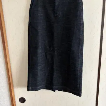 쿠리하라 하루미 블랙 데님 타이트 스커트 새상품급