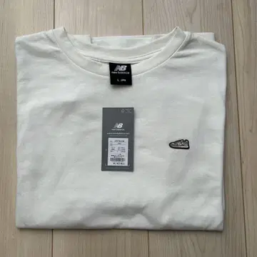 새상품 뉴발란스 Newbalance 티셔츠 화이트 자수 패치 L