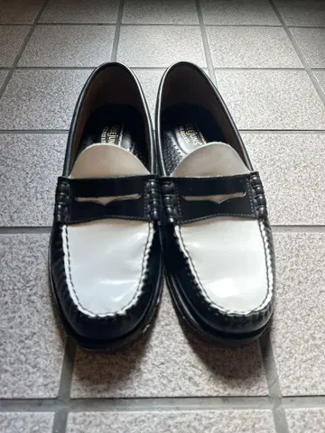 G.H. BASS 블랙/화이트 로퍼 US8 26cm