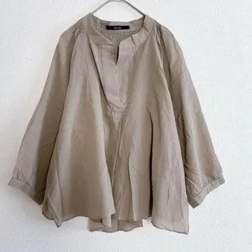 뮤닉 블라우스 티셔츠 얇은 소재 7부 소매 상의 노카라 베이지