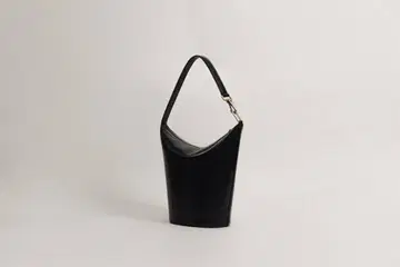 TOUT Y EST 토노 백 블랙