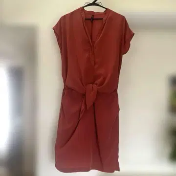 월드 fairyshade의 크림슨에 가까운 빨간색 원피스