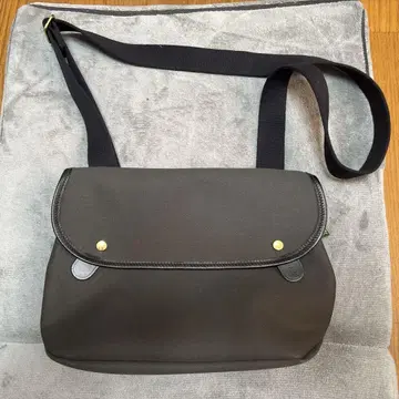 Brady AVON 숄더 차콜