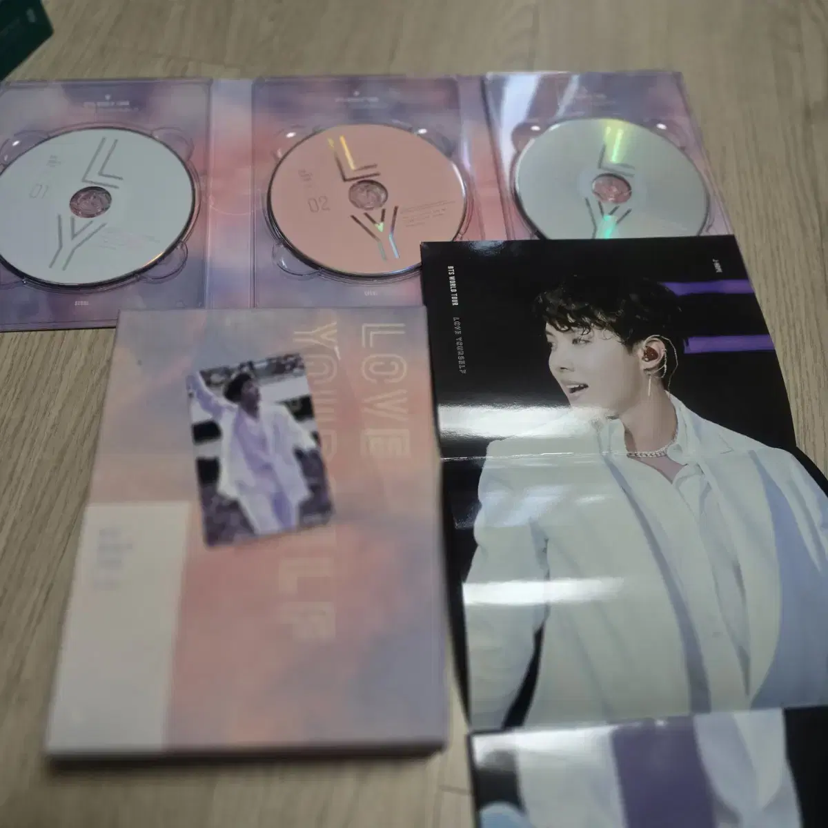 Bangtan Love Yourself Seoul DVD Hosoek poca included full set wts. bts HOBI