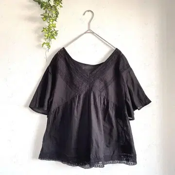 SLOBE IENA 새상품급 인도 면 레이스 핀턱 블라우스 V넥