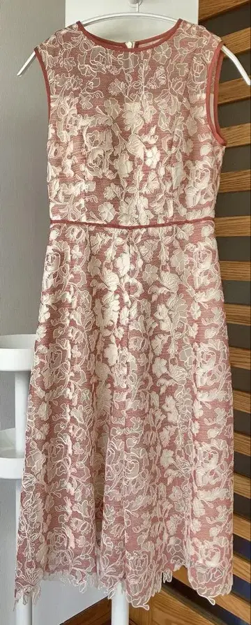 GINZA COUTURE 긴자 쿠튀르 슬리브리스 드레스 원피스