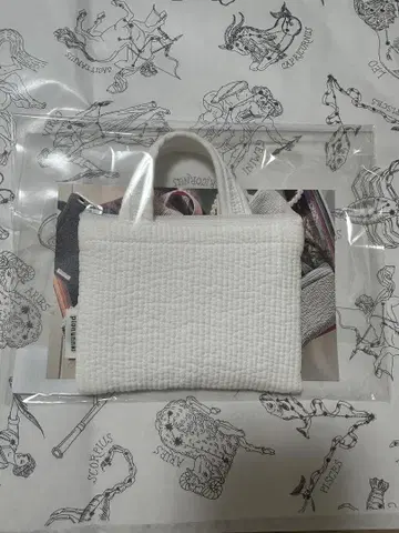 비오는날 아이돌 피아노 화이트