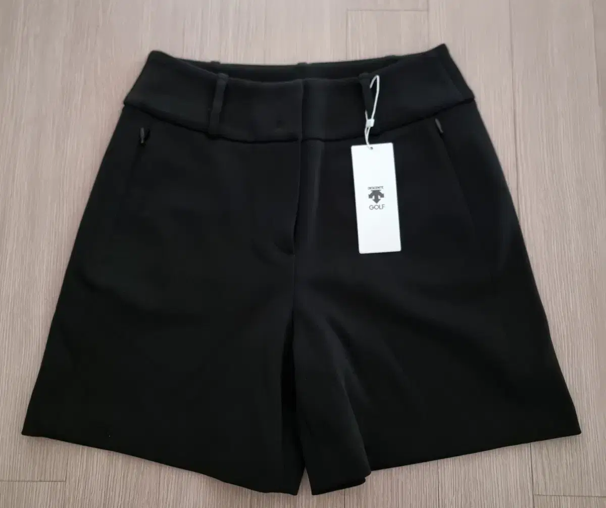 Descente Women's Golf Shorts (New)