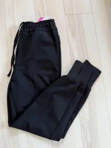 택 포함 미사용 UNFILO 조거 팬츠 블랙 XXS 사이즈