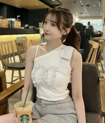 Darich 빅 리본 원숄더 탑 화이트