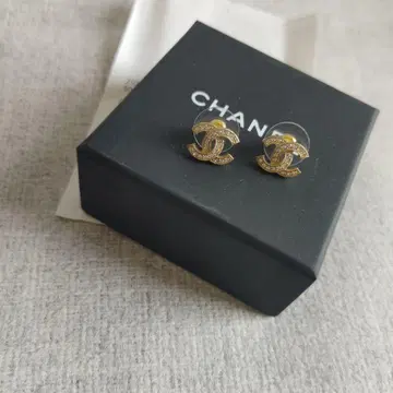 작은 크기 인기 귀걸이 CC 마크