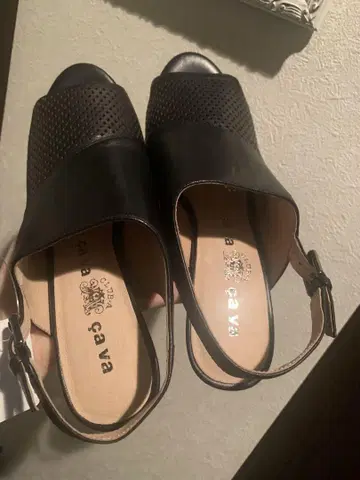 cava cava 통굽 슬림 레그 백 벨트 샌들