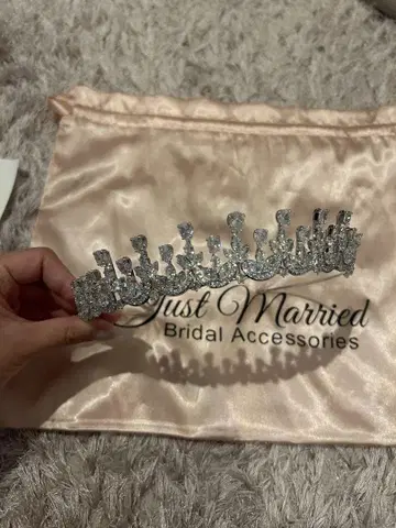 Just married 티아라