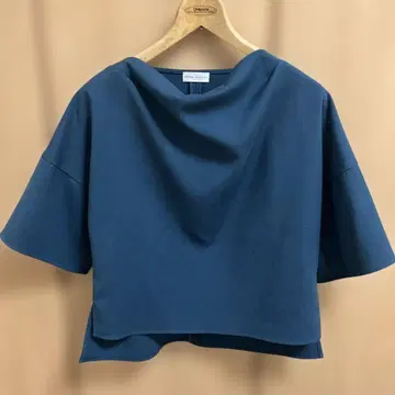 에포카 더 샵 블라우스