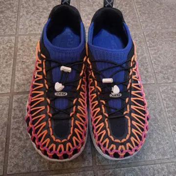 KEEN 스니커즈