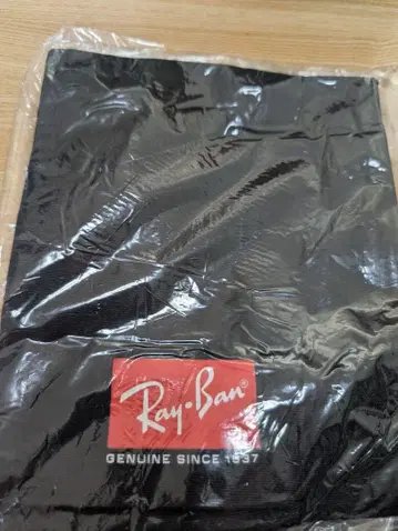 Ray-Ban 블랙 토트백 NEVER HIDE
