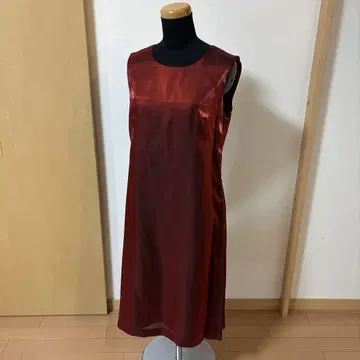 마가렛 호웰 II 빨간색 슬리브리스 A 라인 드레스
