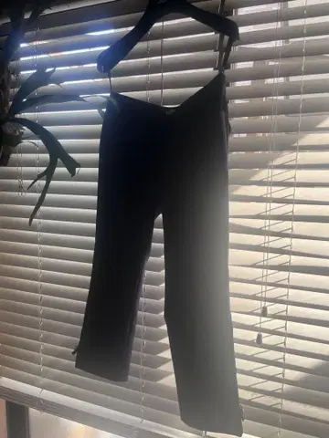 TO BE CHIC 사이즈 40 네이비 팬츠 리본 포함