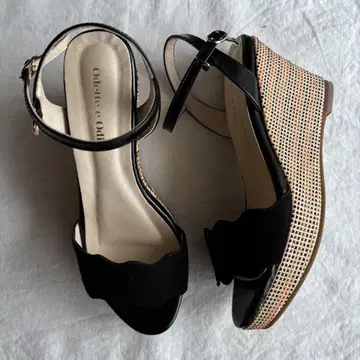 Odette e Odile 샌들 35 블랙 애로우즈