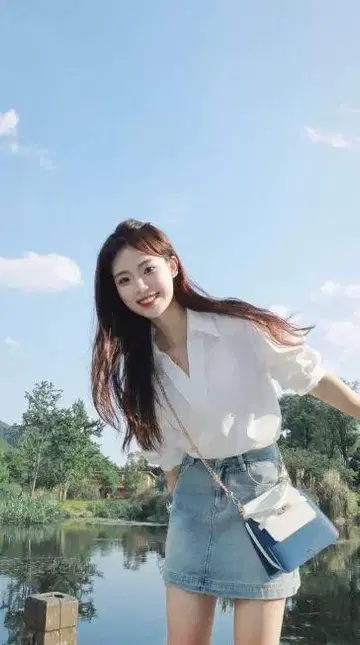 화이트 V넥 반팔 셔츠 M 사이즈