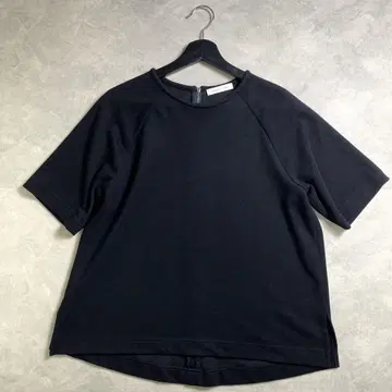 새상품급 theory luxe 띠어리 럭스 백 지퍼 상의 블랙
