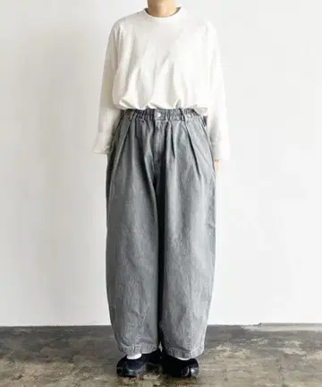 HARVESTY 블랙 데님 서커스 팬츠