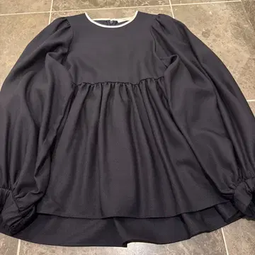 yori 블랙 벌룬 슬리브 블라우스