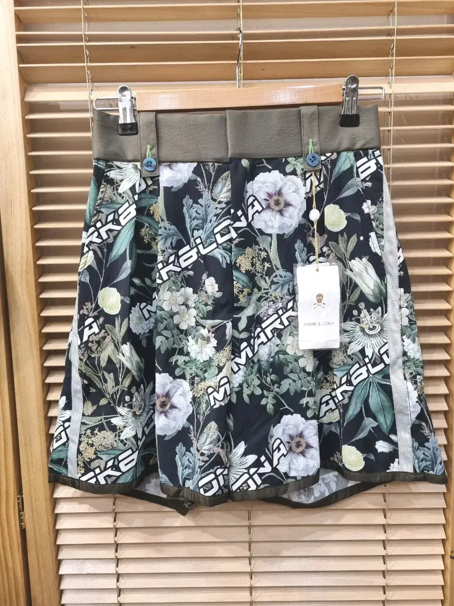 Mark & Lona Botanic Pattern Shorts