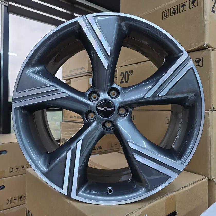 GENESIS | 제네시스 Selling one set of Genesis new GV80 22-inch wheels #제네시스 ...
