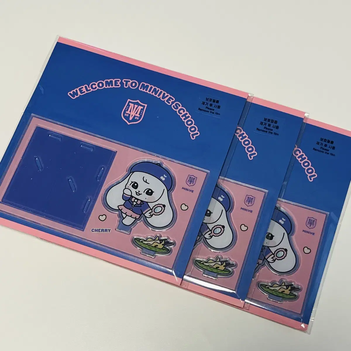 CHERRY minive 釜山 busan popup ポップアップ IVE | 아이브 Ive Busan Minive Pop-up Store Pop-up Cherry