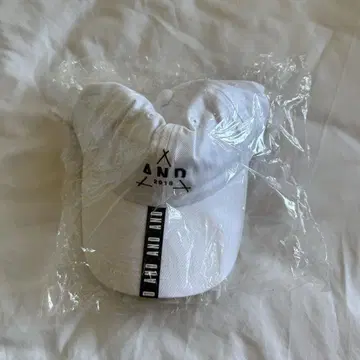 쿠다 쿠미 캡 화이트 AND 투어