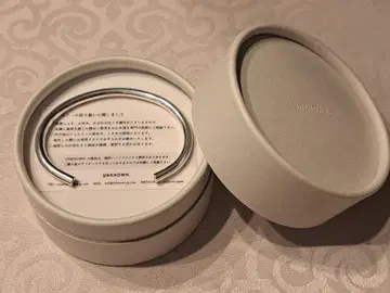 언노운. U227 "NORM/4mm "BANGLE / SILVER