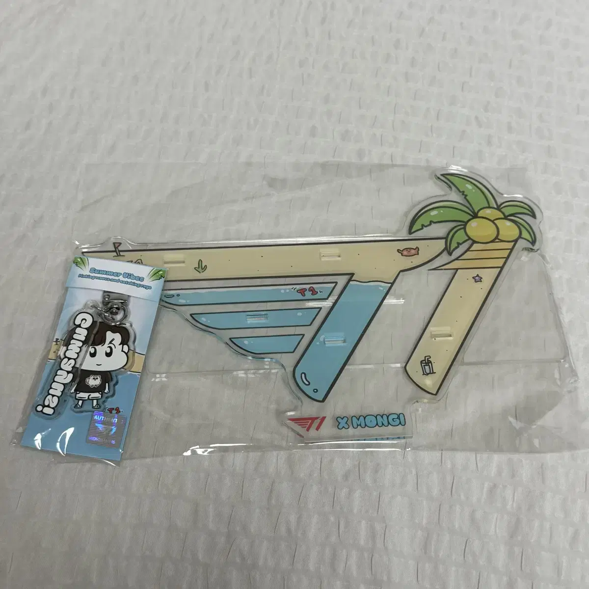 T1 Mongi Gumayusi Acrylic Keyring Stand