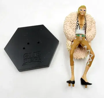 반프레스토 DX 왕 아래 칠무해 피규어 vol.1 돈키호테 도플라밍고