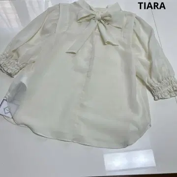 티아라 2way 소매 개더 리본 보타이 블라우스 미사용 택