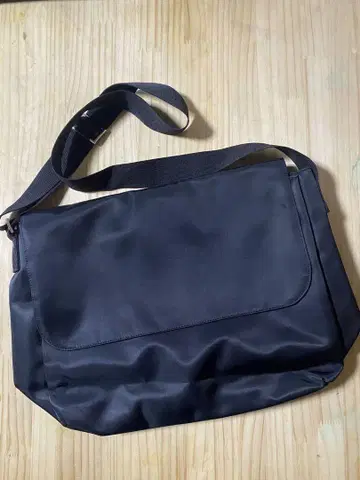 GAP 갭 메신저 백 블랙 나일론