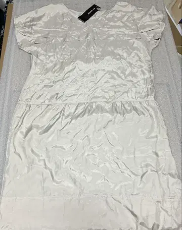 예쁜 베이지 계열 원피스
