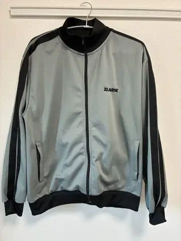 XLARGE 그레이 트랙 자켓
