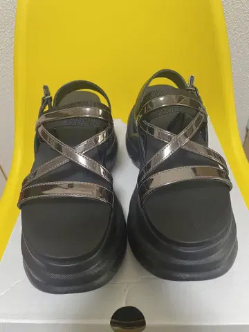 ABC 마트 하이 볼륨 샌들 8w2029 BLACK
