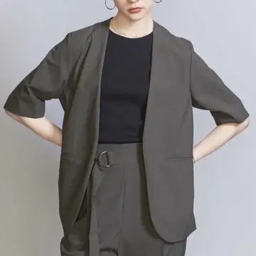새상품급 B&Y 폴리에스테르 블렌드 하프 슬리브 자켓 M