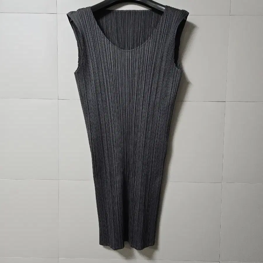 PLEATS PLEASE タンクトップ サイズ3 ISSEY MIYAKE Pleats Please Tank Top Dark Green Size 3 from