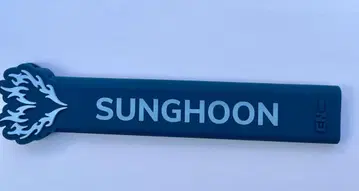 송훈 ENHYPEN 팝업 이미지 피켓 그립