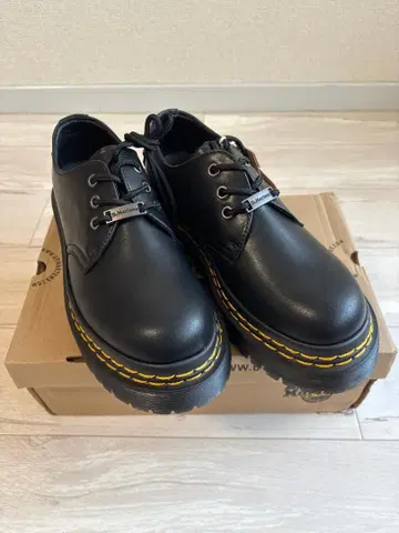 Dr.Martens 블랙 통굽 레이스업 슈즈