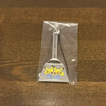 포켓몬 센터 오사카 DX 오픈 기념 코테 모양의 만담 피카츄 키링