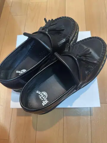 Dr.Martens 남성용 로퍼 통굽 태슬 로퍼