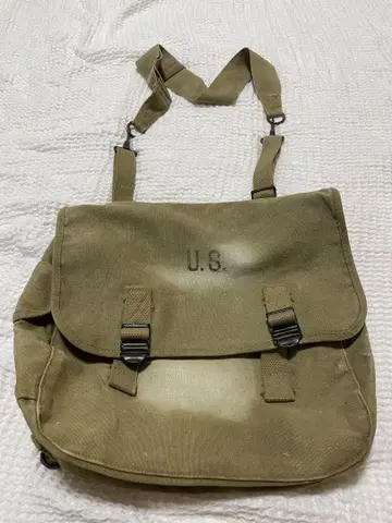 U.S. 로고가 있는 카키 캔버스 백