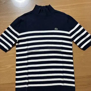 Lacoste 네이비/화이트 스트라이프 반팔 니트
