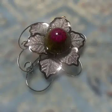 야생 엉겅퀴 꽃 액세서리
